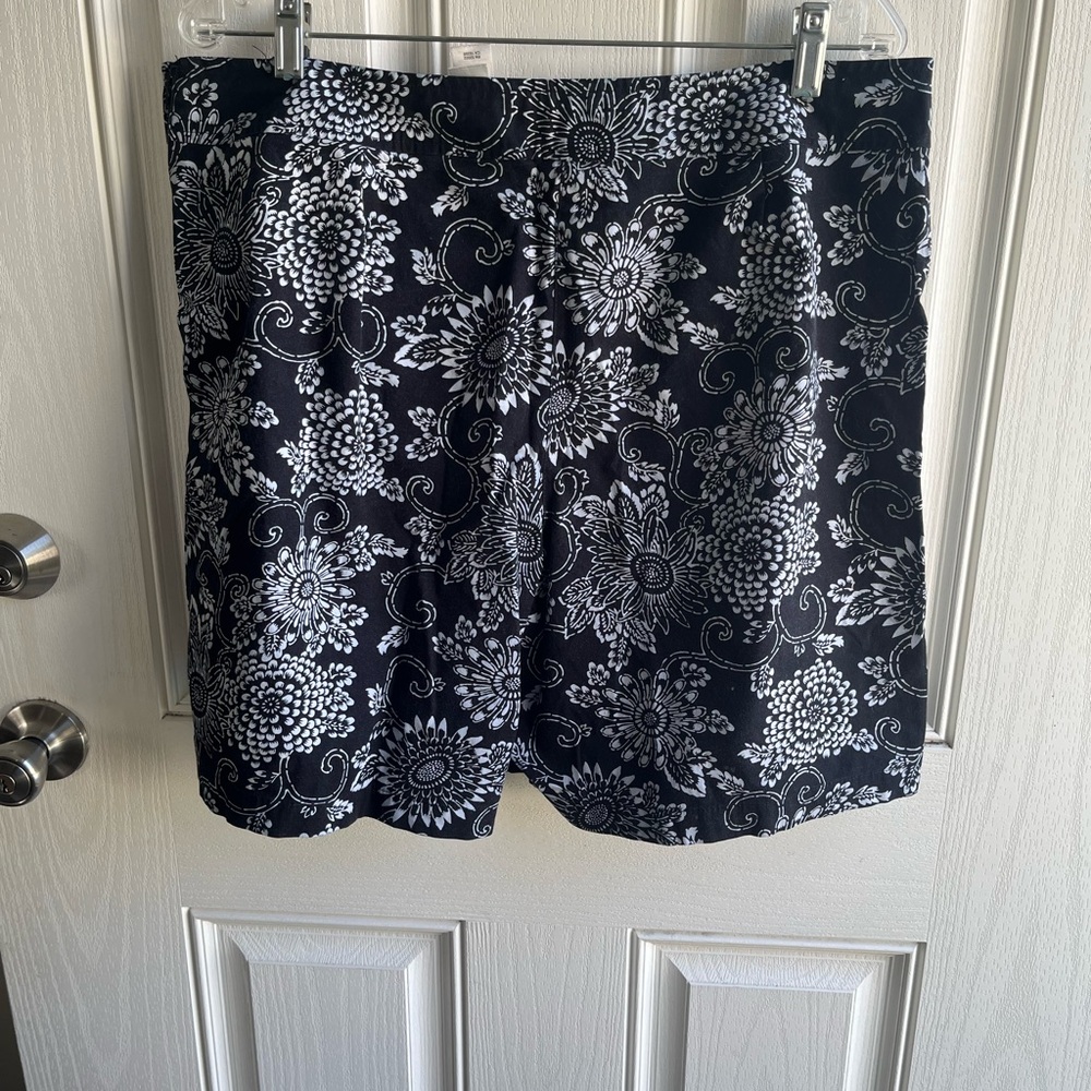 Black and White Floral Skirt - Picture 2 of 3